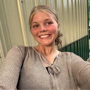 Meet your Posher, Emily